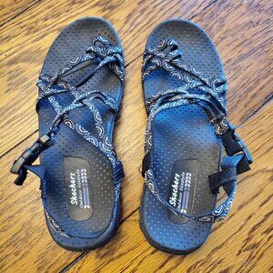 Women's Skechers Outdoor Lifestyle Sandal. Size 9, Black, Arch support, Ex Con!